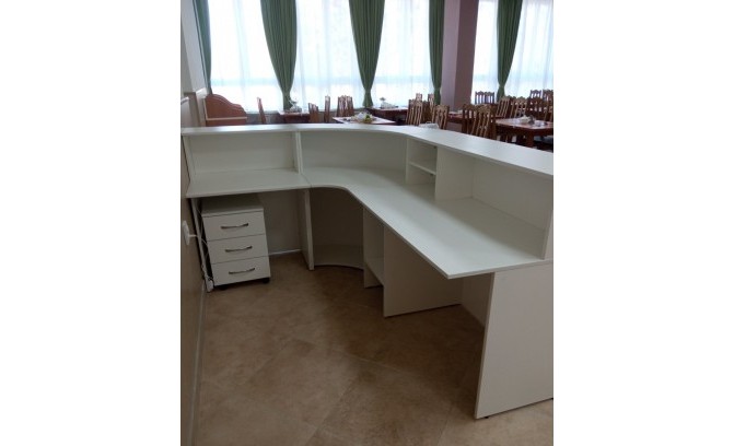 Стойка администратора для кафе под заказ